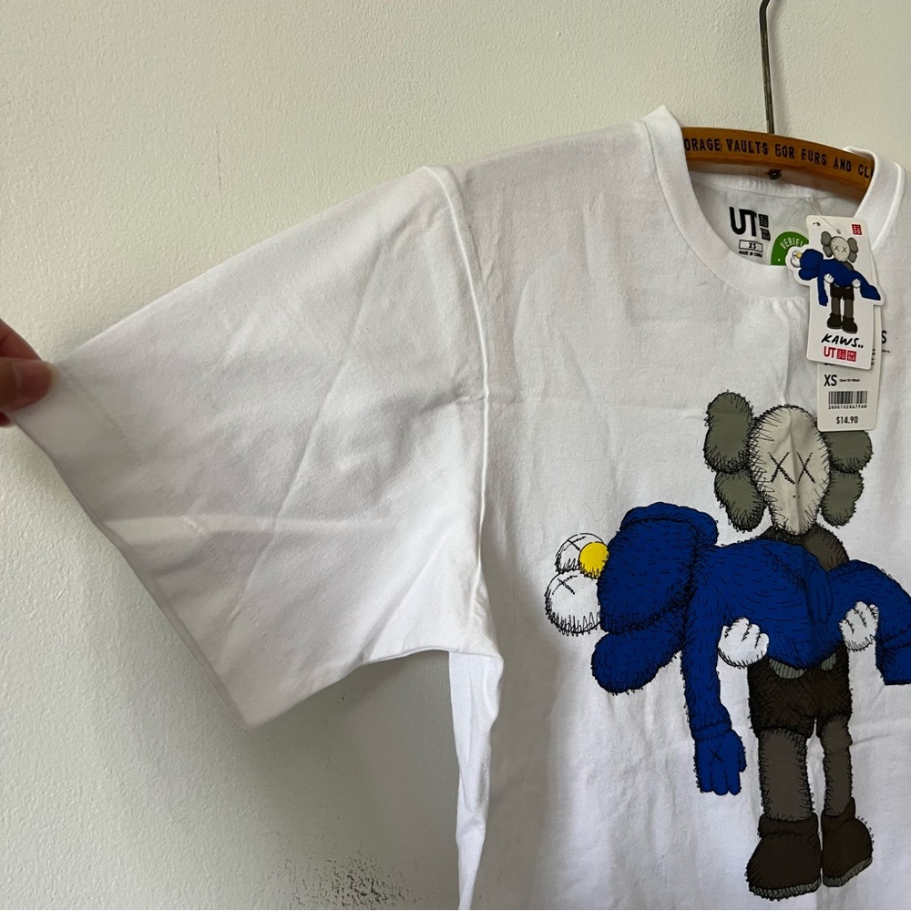 NWT! Uniqlo UT x Kaws x Sesame Street‎ T-shirt Size XS White - Picture 9 of 10